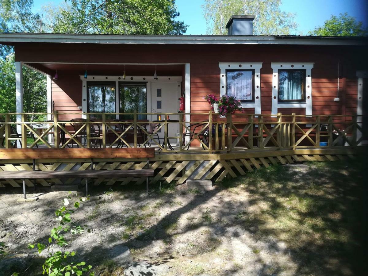 Pirttiniemen Lomakylae Hotel Muurasjarvi ภายนอก รูปภาพ
